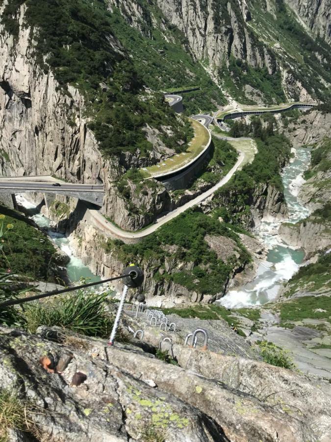 Sust Lodge Am Gotthard Хоспенталь Экстерьер фото
