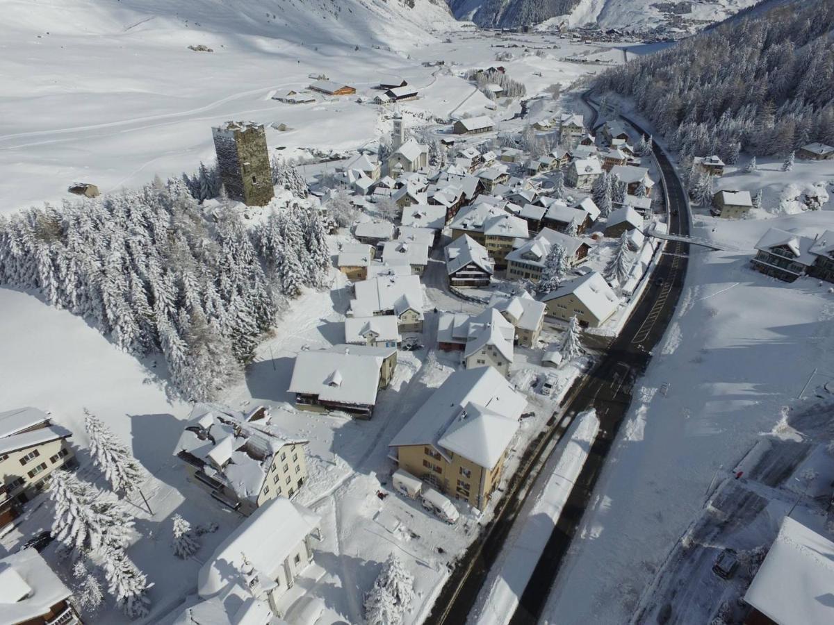 Sust Lodge Am Gotthard Хоспенталь Экстерьер фото